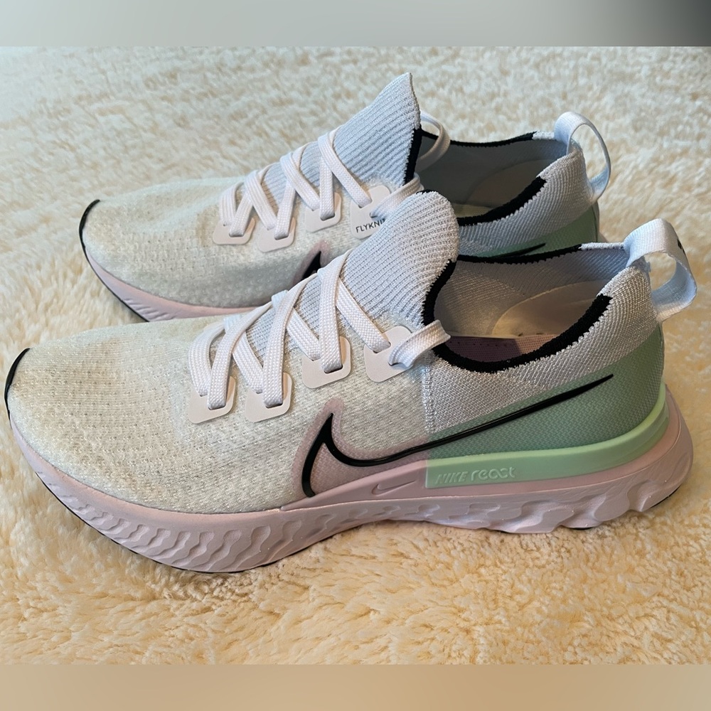 Nike Fly Knit Infinity React size 8